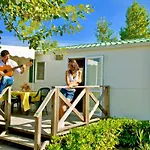 Barricata Village Tatil parkı