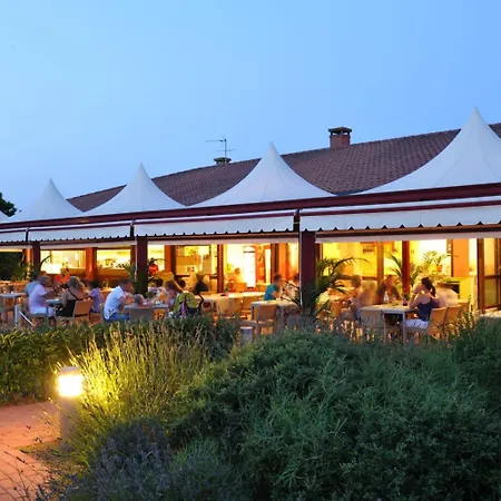 פארק נופש Barricata Village 5*