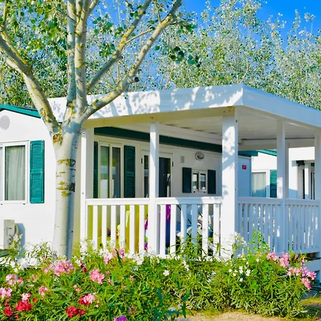 פארק נופש Barricata Village 5*